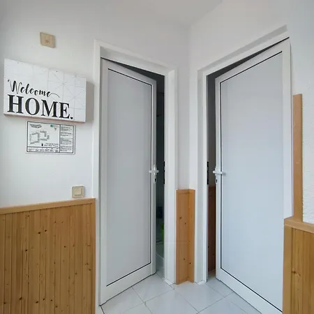 El Barco - Casas De Aron